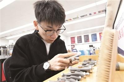 从职校生到世界冠军，张宇鹏：人生价值不止一面  第2张
