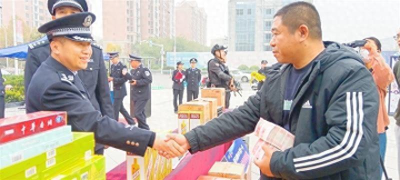 周村公安分局召开退赃大会,返还财物超 300 万元 第1张 周村公安分局召开退赃大会,返还财物超 300 万元 第1张