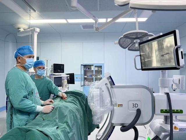 10 天！绍兴医师赴阿瓦提开展帮扶工作，身患疾病仍坚持每天查房  第2张