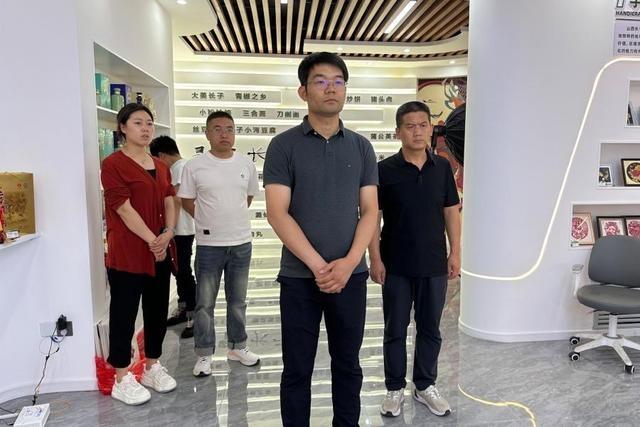 挂职干部蔺际武：真挂实干，在对口合作土地上寻找种金之术  第2张