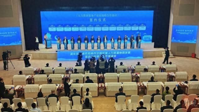 凉山州人力资源大州，129.7 万农民工外出务工，收入高达 252.48 亿