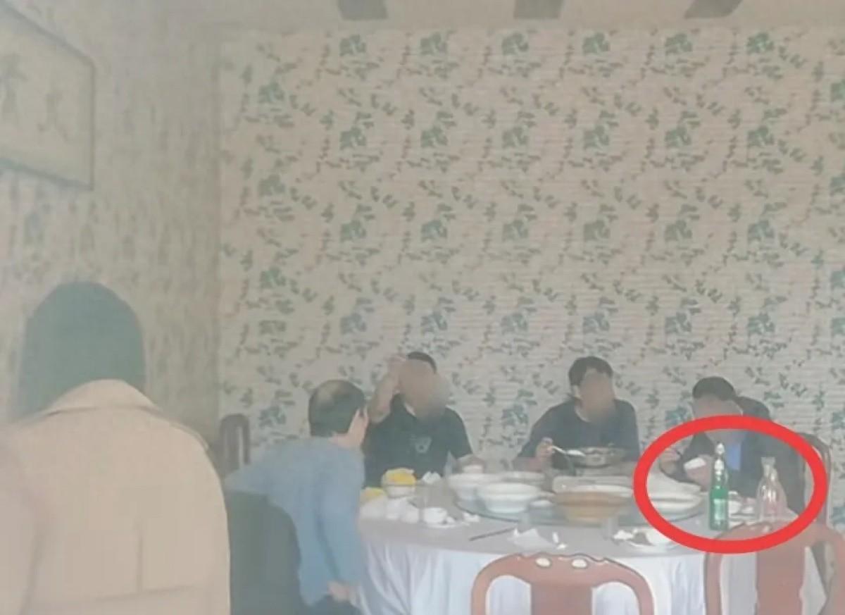 江苏盐城一村干部工作日聚餐饮酒，纪委已介入调查，真相究竟如何？  第1张