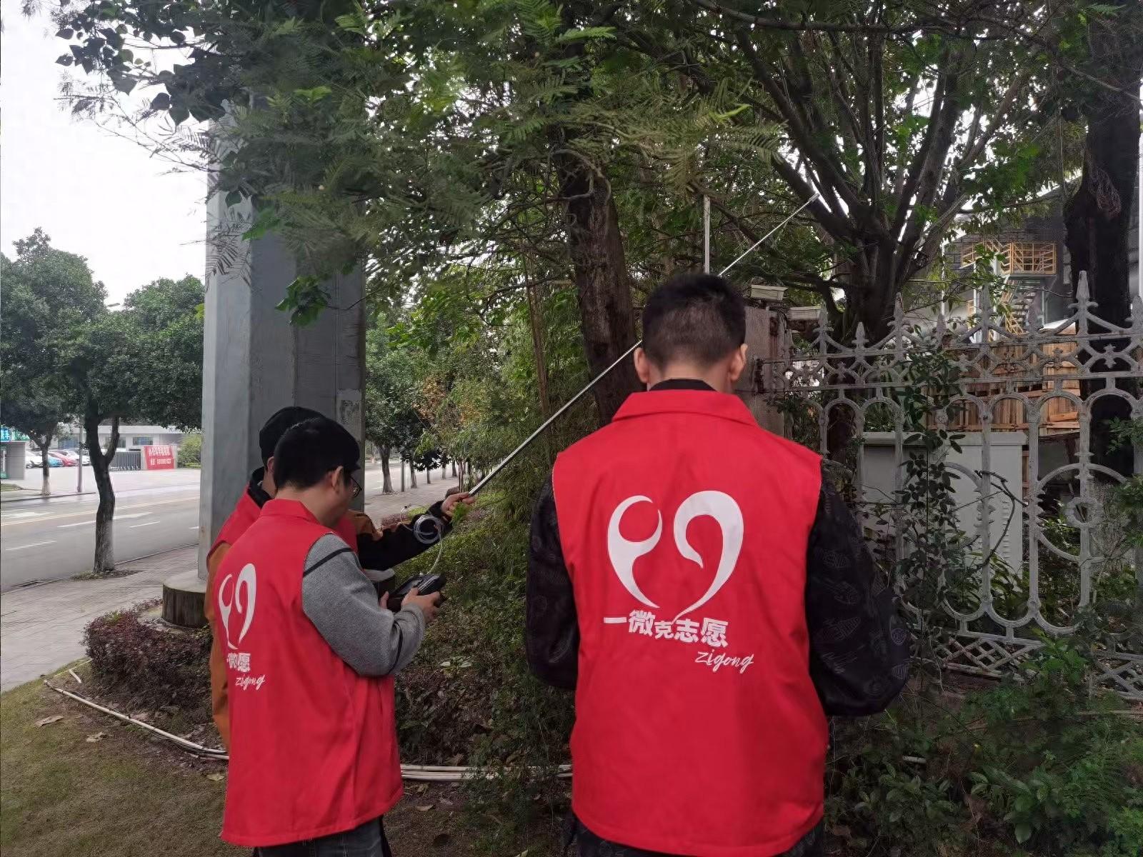 大学生随手拍，烧烤店油烟问题立解决！你也可以