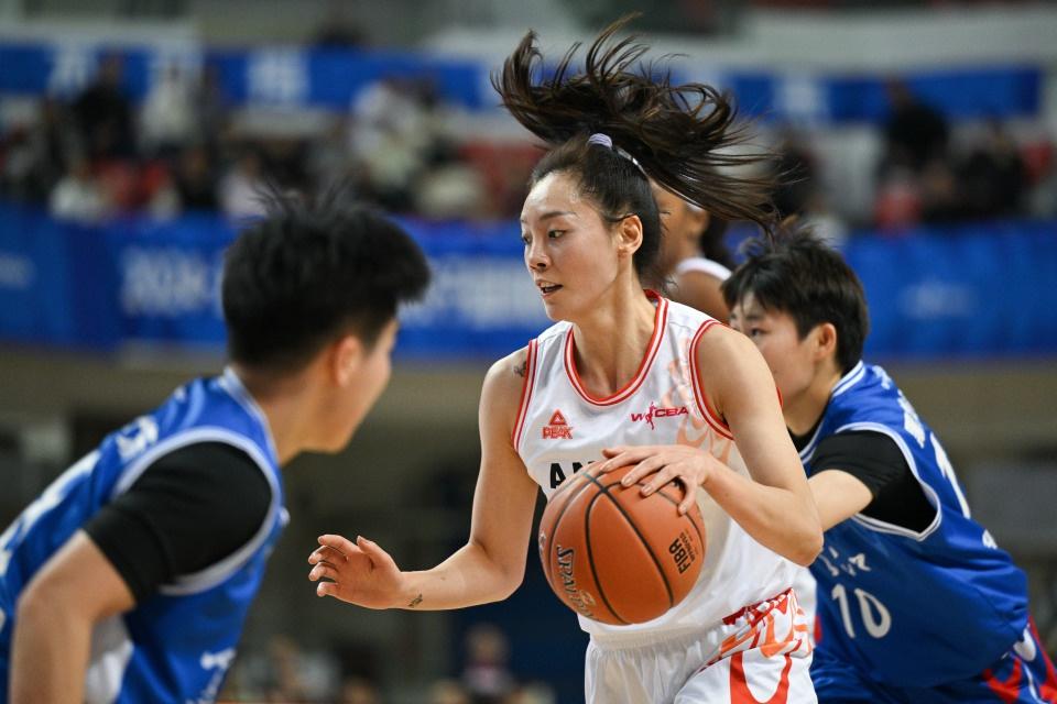 WCBA 常规赛首轮：黑龙江上东队 67 比 59 战胜合肥文旅队，精彩瞬间全记录  第7张