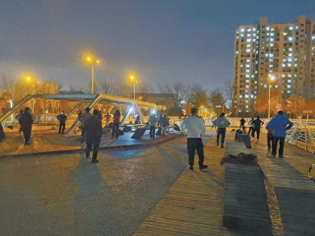 紧闭门窗也挡不住的广场舞噪音，居民苦不堪言