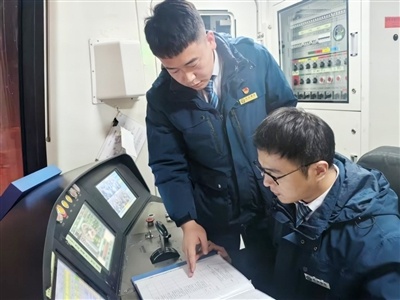 地铁2号线西延段即将开通，陈旭昶带领团队攻坚克难，确保安全运行  第1张