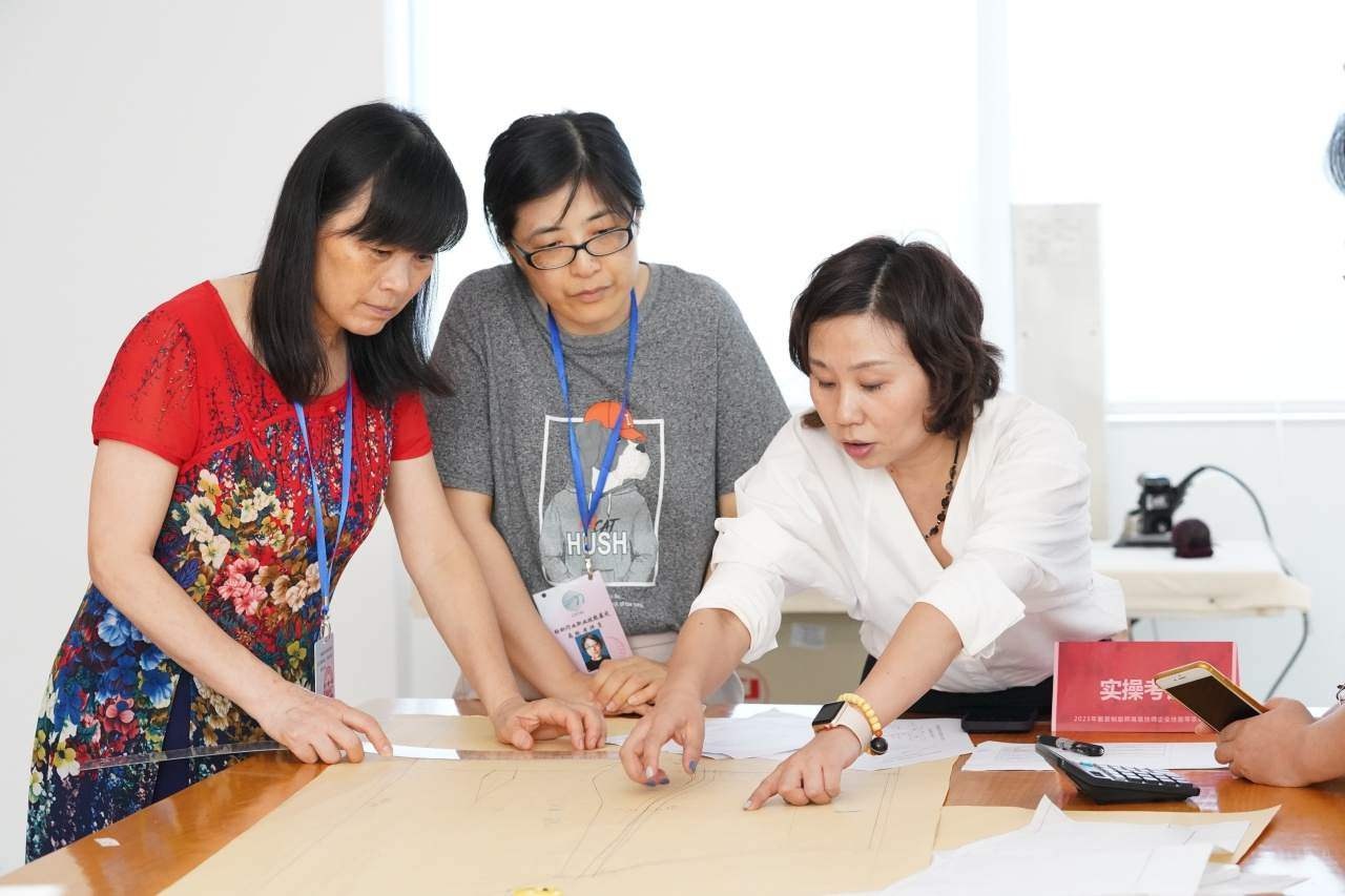 揭秘2024年大国工匠浙江培育对象：张利华，28年匠心独运，成就服装界传奇  第5张