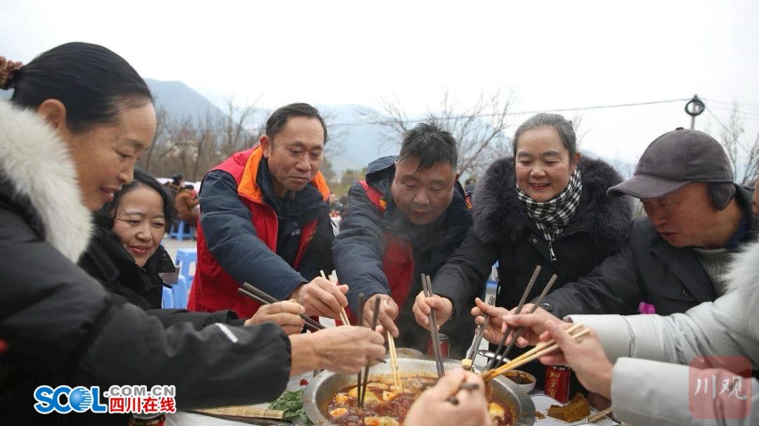 1元畅享黄牛肉火锅！汉源南山府美食街沸腾之夜，你敢错过吗？  第2张