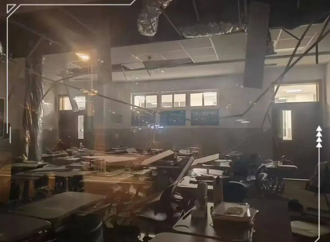 惊！天津泰达一中教室天花板坍塌，学生用餐时险象环生，背后真相令人  第3张