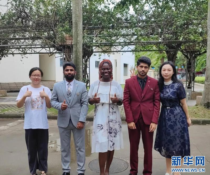 海南医科大学师生在中华经典诵写讲大赛中斩获7项大奖，跨越百年的告白成亮点  第2张