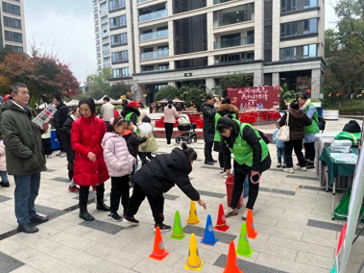垃圾分类进邻里，共筑绿色生活梦：一场改变你我生活的环保行动  第1张