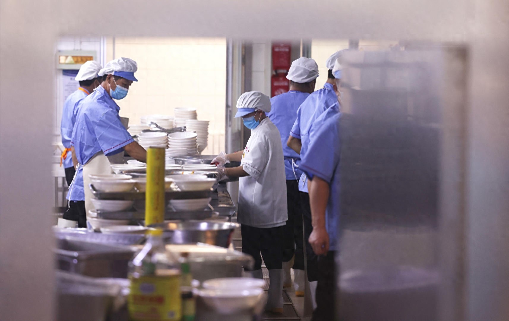 揭秘校园餐黑幕：家长举报最高可获万元奖励，你敢不敢参与？  第1张