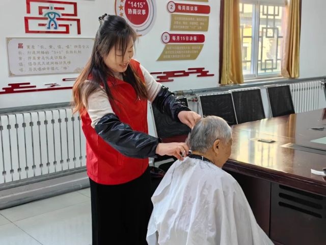 山东新中鲁中医医院与可恩口腔携手文昌社区，暖冬市集公益义诊温暖人心  第6张
