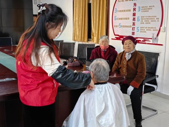 山东新中鲁中医医院与可恩口腔携手文昌社区，暖冬市集公益义诊温暖人心  第7张