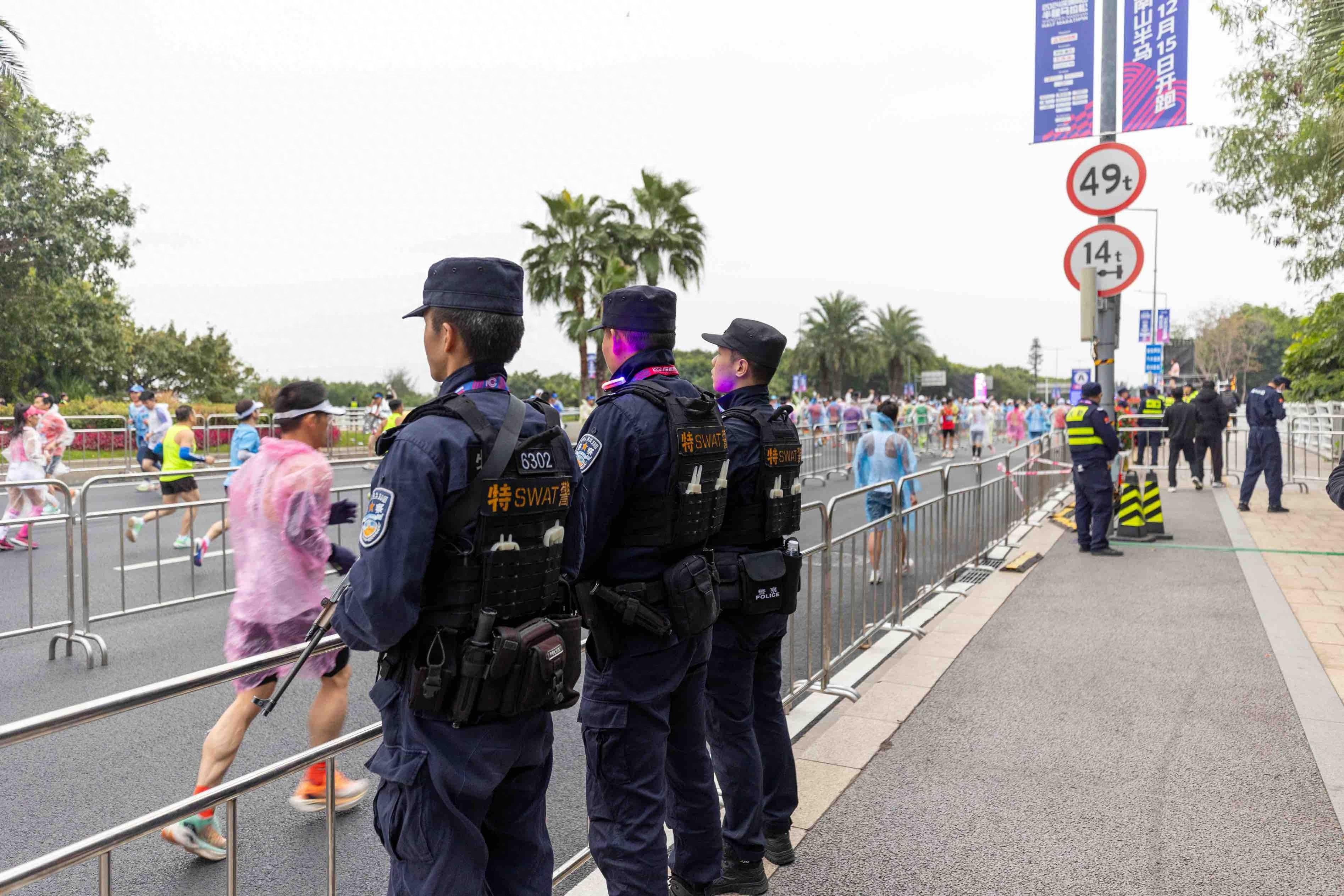 深圳南山半程马拉松：十载守护，全警护跑，平安圆满的十年之约  第1张