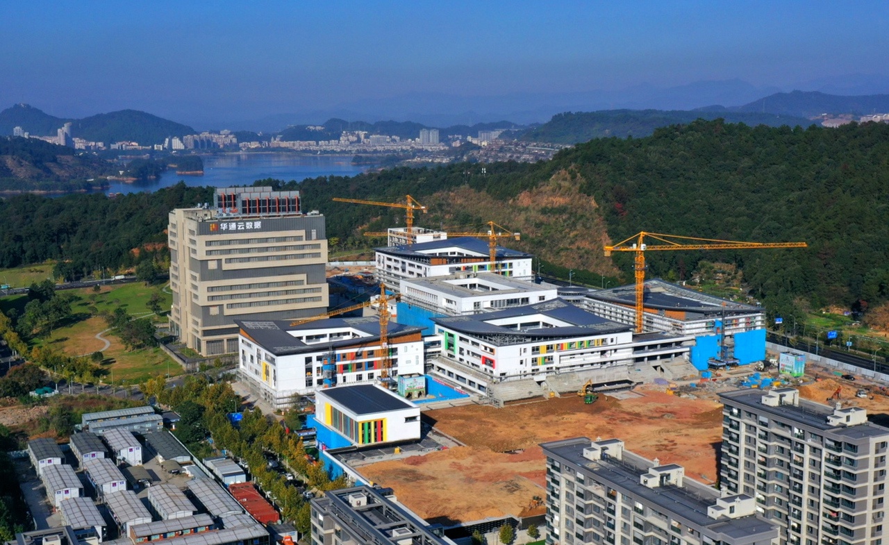揭秘千岛珍珠学校：绿色建筑的奇迹，未来教育的典范  第3张