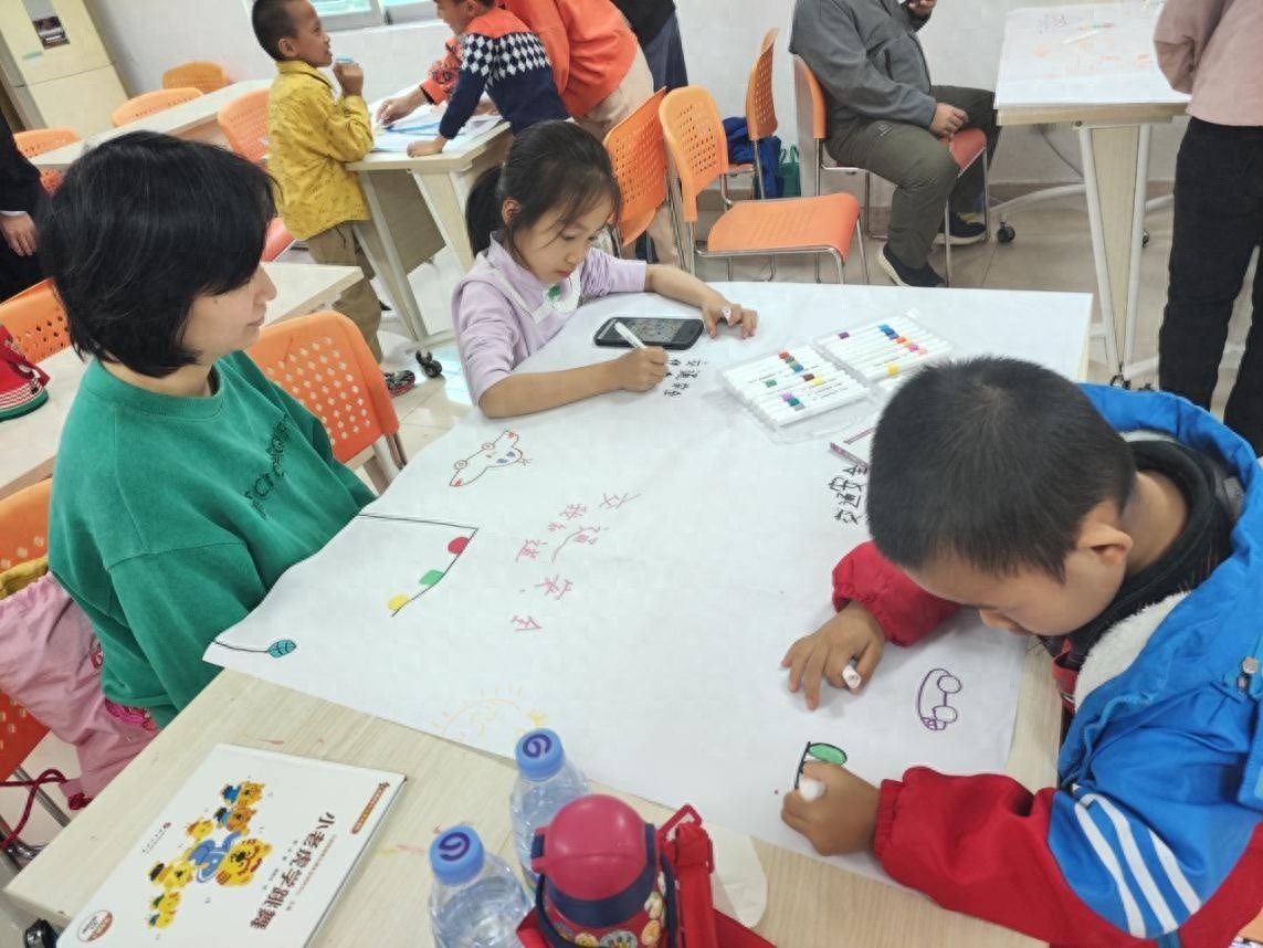 揭秘深圳龙岗亲子活动：如何通过情景剧和绘画提升孩子自我保护意识？