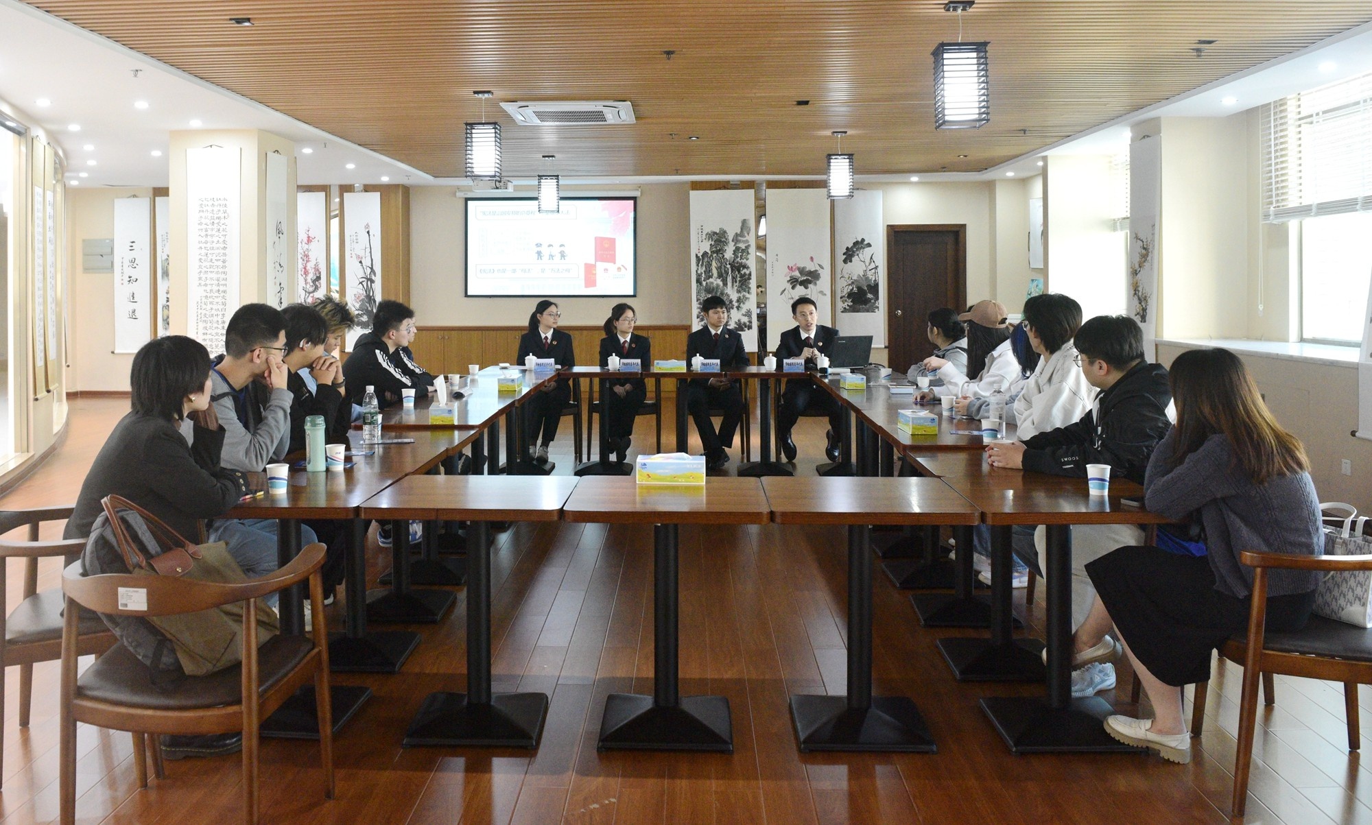 揭秘检察工作：大学生走进检察院，感受法治力量与崇德尚法的魅力  第2张
