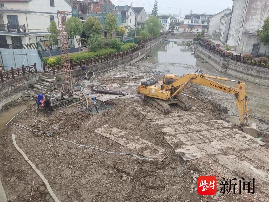 90万元打造梦幻荷花池，亲水栈道让你与自然零距离接触  第1张