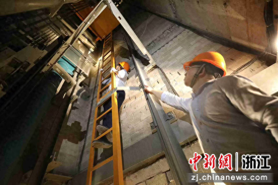 宁波中心大厦超高速电梯即将运行，你敢坐吗？  第1张