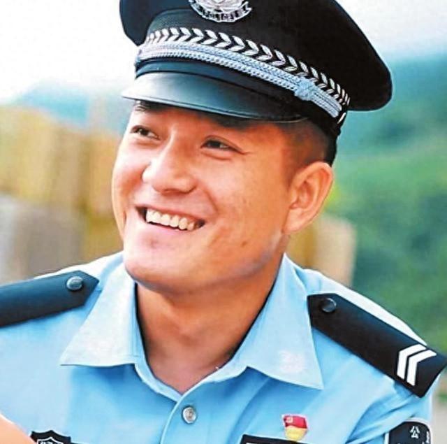 这个辅警不一般！村民不理解、吃闭门羹，他却用真心赢得信任  第1张