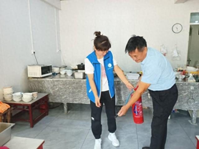 济宁任城：排查消防隐患，守护商铺安全  第1张