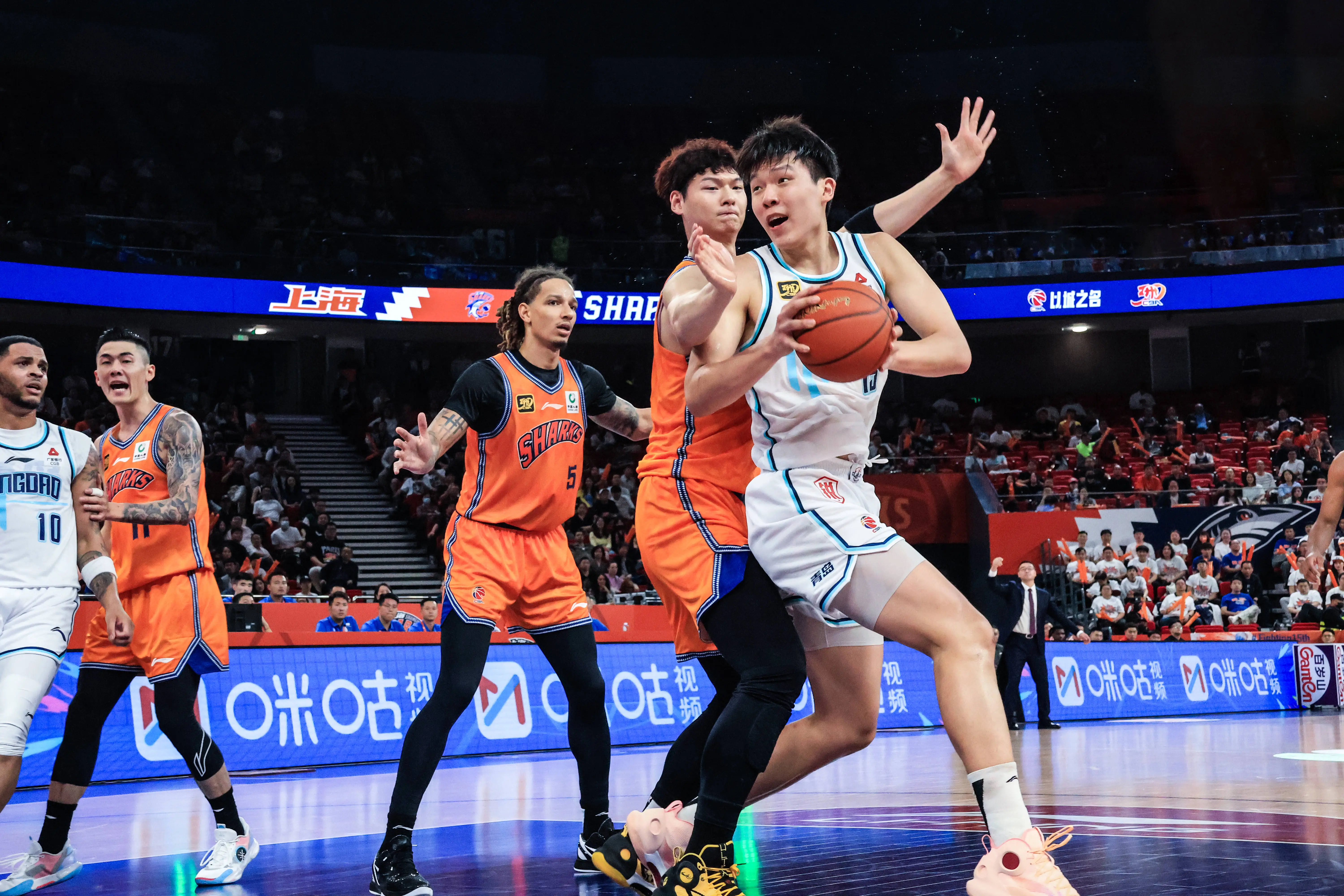 上海男篮主场输球，赛后发布会为何如此漫长？