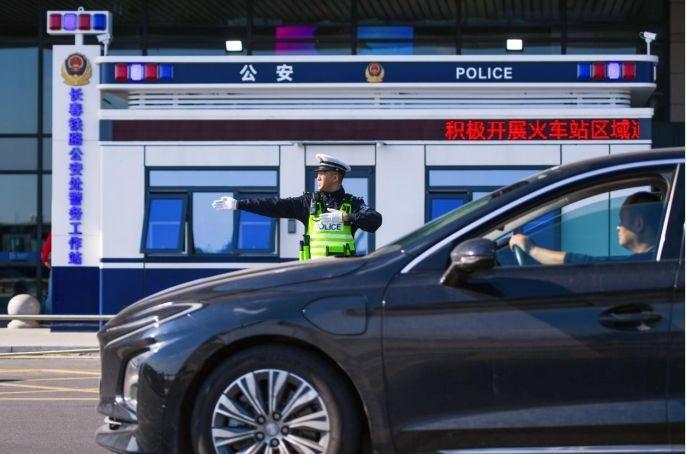 长春西站警务工作站，集多功能于一身，运行两月获好评  第2张
