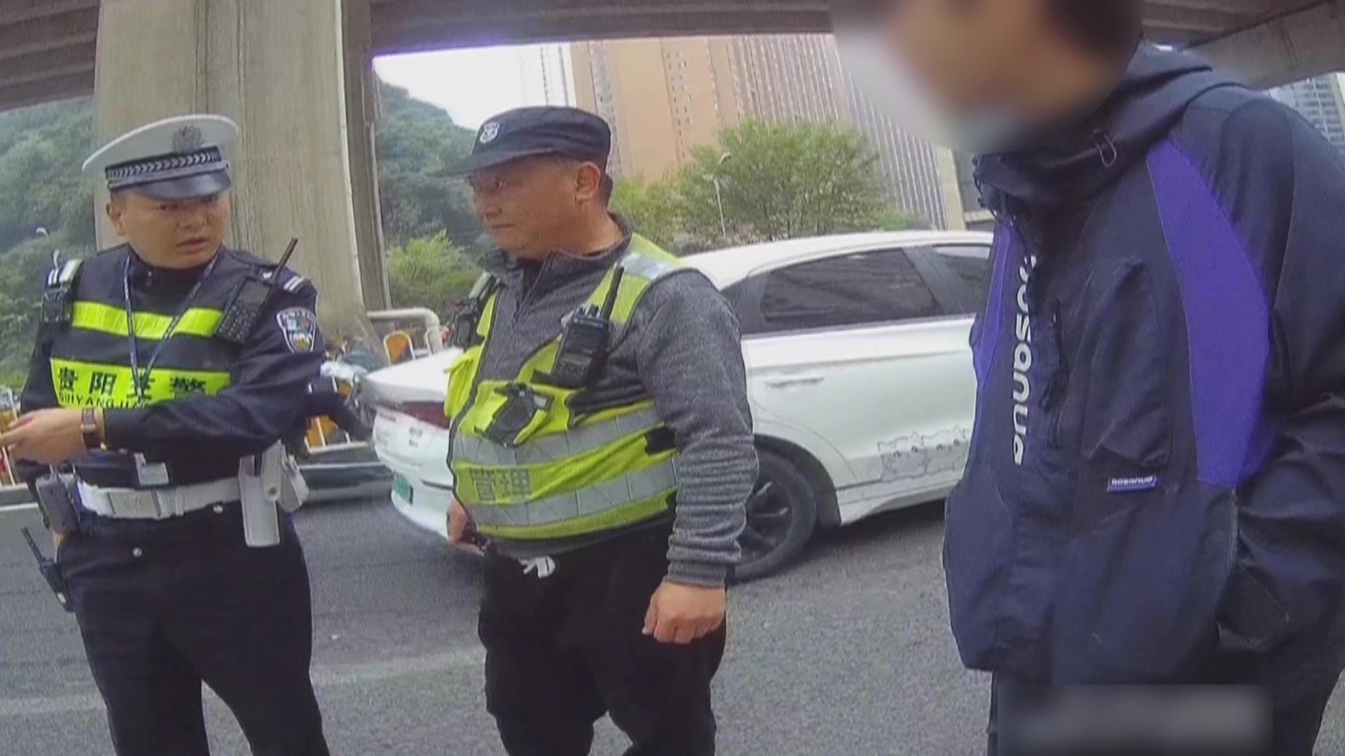 贵阳一轿车改装排气管，只为好玩？居民：这是噪音污染  第2张