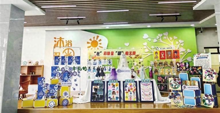 课间 10 分钟也能看展?兰州这所小学的做法亮了 第1张 课间 10 分钟也能看展?兰州这所小学的做法亮了 第1张