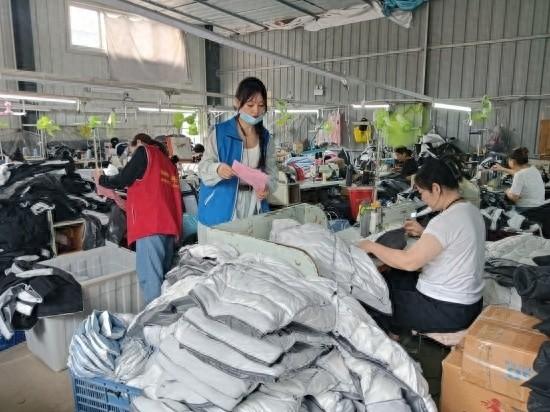 任城金城街道土城社区网格中心开展安全生产宣传活动，筑牢防线保平安  第1张