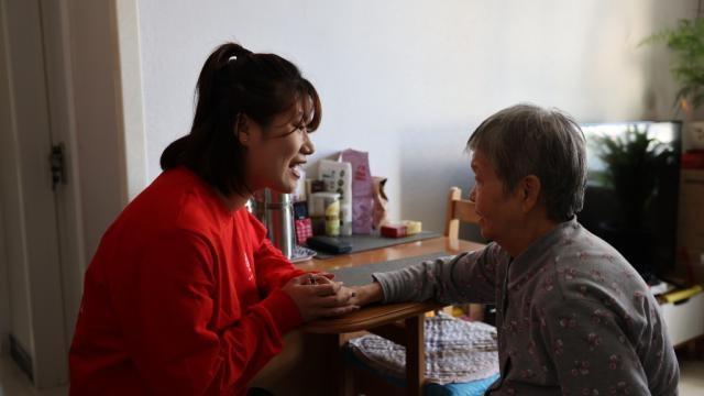 重阳虽过，关爱不停！双林街工作人员走进养老院，为老人送去温暖  第2张