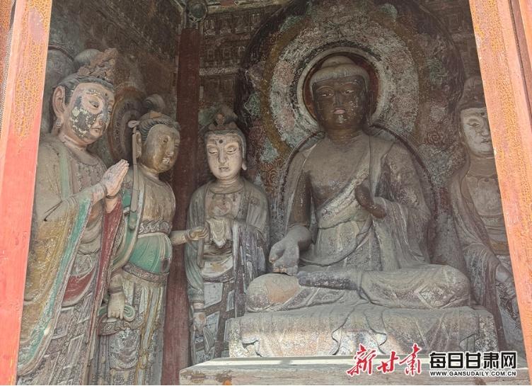 麦积山石窟：千年泥塑艺术，为何独树一帜？  第5张