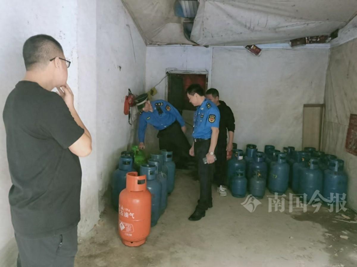 柳州一出租屋竟藏 27 瓶黑气！当事人属再犯，已被警方立案调查  第1张