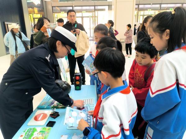 争做文明有礼天津人！沉浸式体验展启动，你参与了吗？  第5张