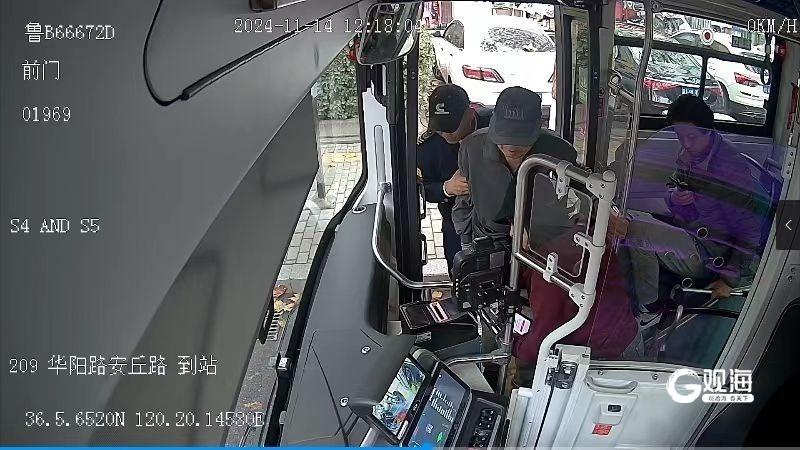 青岛公交车厢暖心事不断，驾驶员们的善行义举传递城市温度  第6张