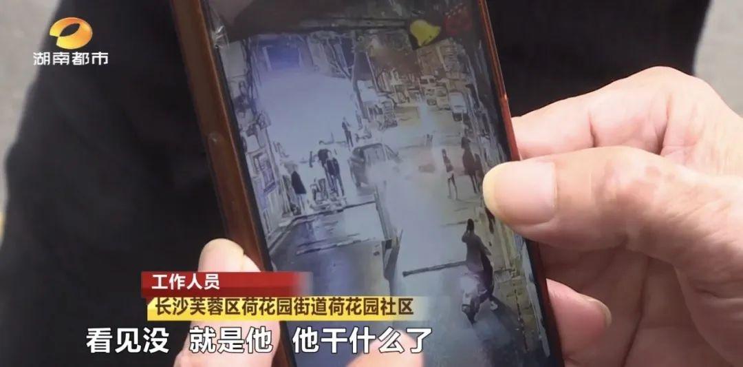 道闸惹祸？消防车撞杆灭火，业主抱怨收费高  第4张