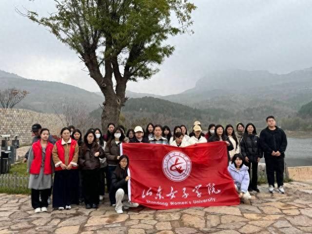 山东女子学院学生走进双泉镇，见证乡村振兴成果，感受独特魅力  第1张