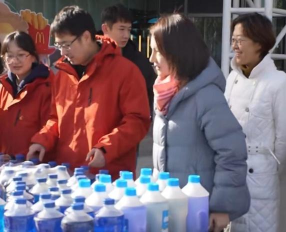 残障人士创业生产汽车用品滞销，社会各界爱心人士伸出援手，一周售罄  第2张