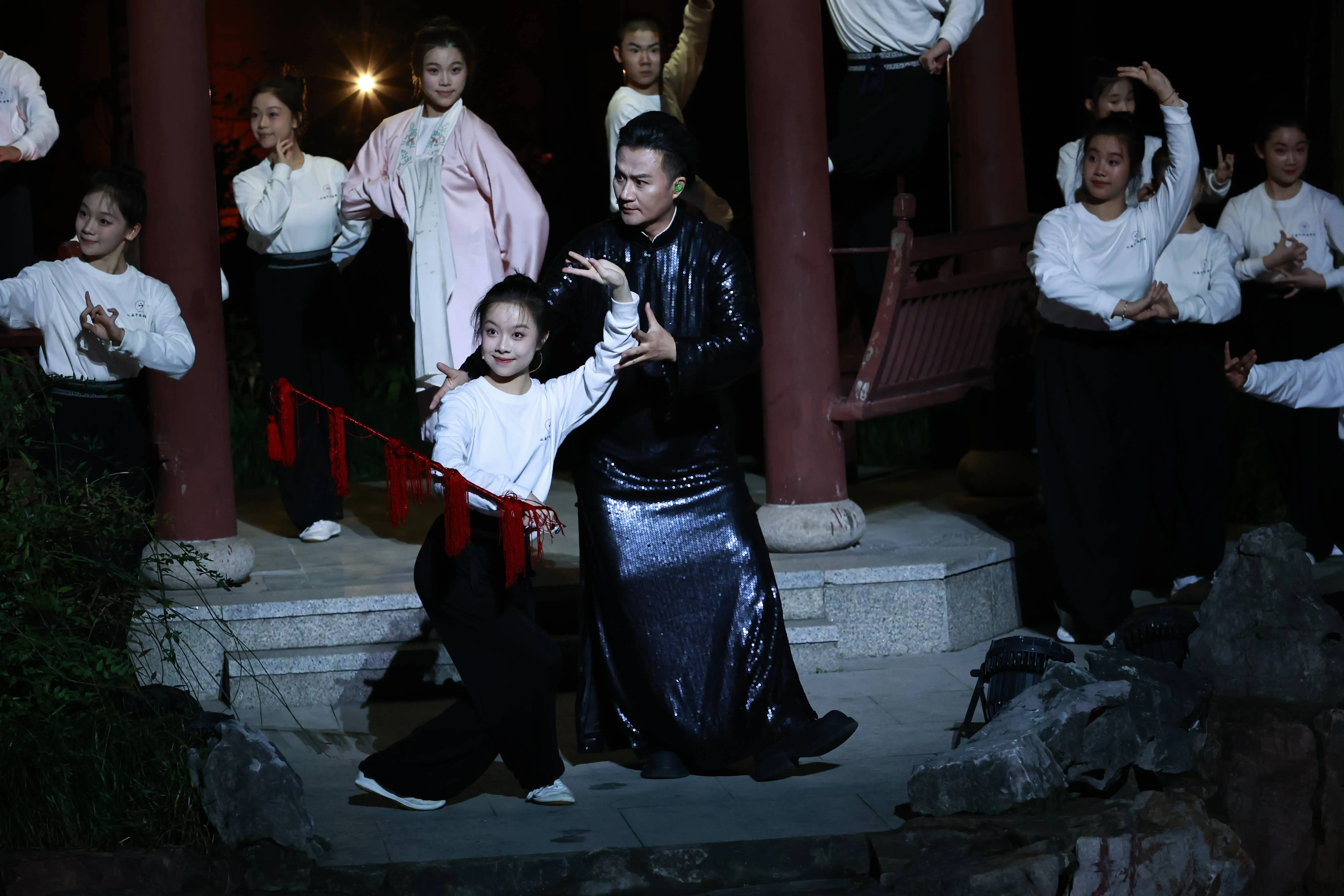 当传统戏曲遇上现代音乐，会碰撞出怎样的火花？  第4张