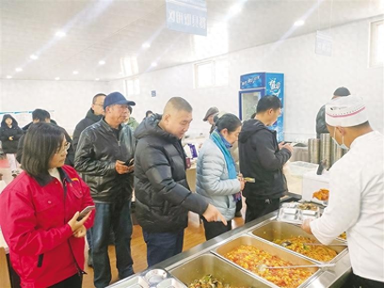 社区食堂：老年人的温暖港湾，年轻人的便利选择