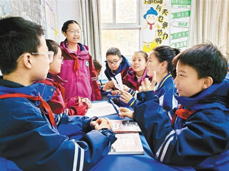 揭秘：学生如何通过课本剧演绎皇帝的新装，培养核心素养