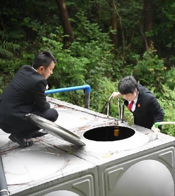 法官深入深山调解水源纠纷，化解村民多年心结，最终达成和解  第3张