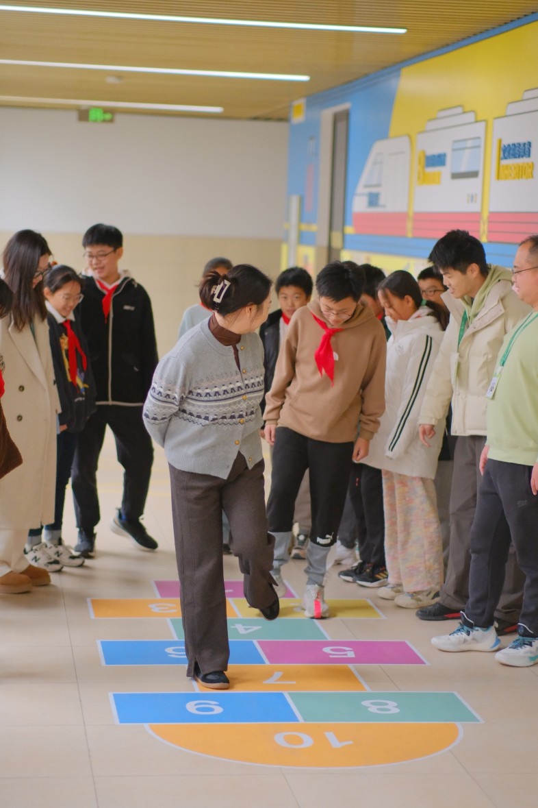 80后90后童年回忆重现！上海这所中学的课间10分钟，让学生们重新找回快乐  第2张