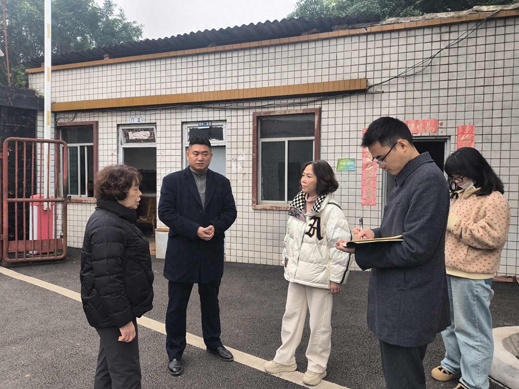 自流井区破解小微企业融资难题：327家企业获一对一上门服务，融资不再难