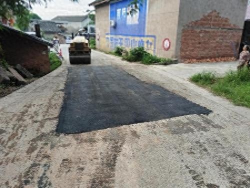 成都东部新区农村道路大变身！泥泞小道变康庄大道，村民出行品质飙升