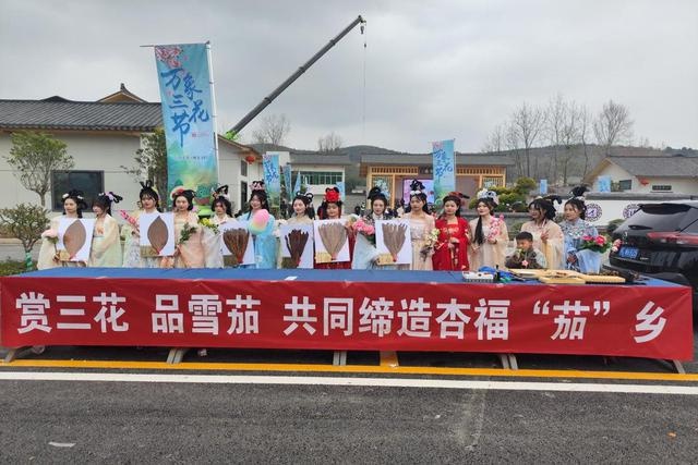 揭秘丹江口市杏花村：橙子满坡，村民乐翻天，幸福乡村画卷惊艳展开  第5张