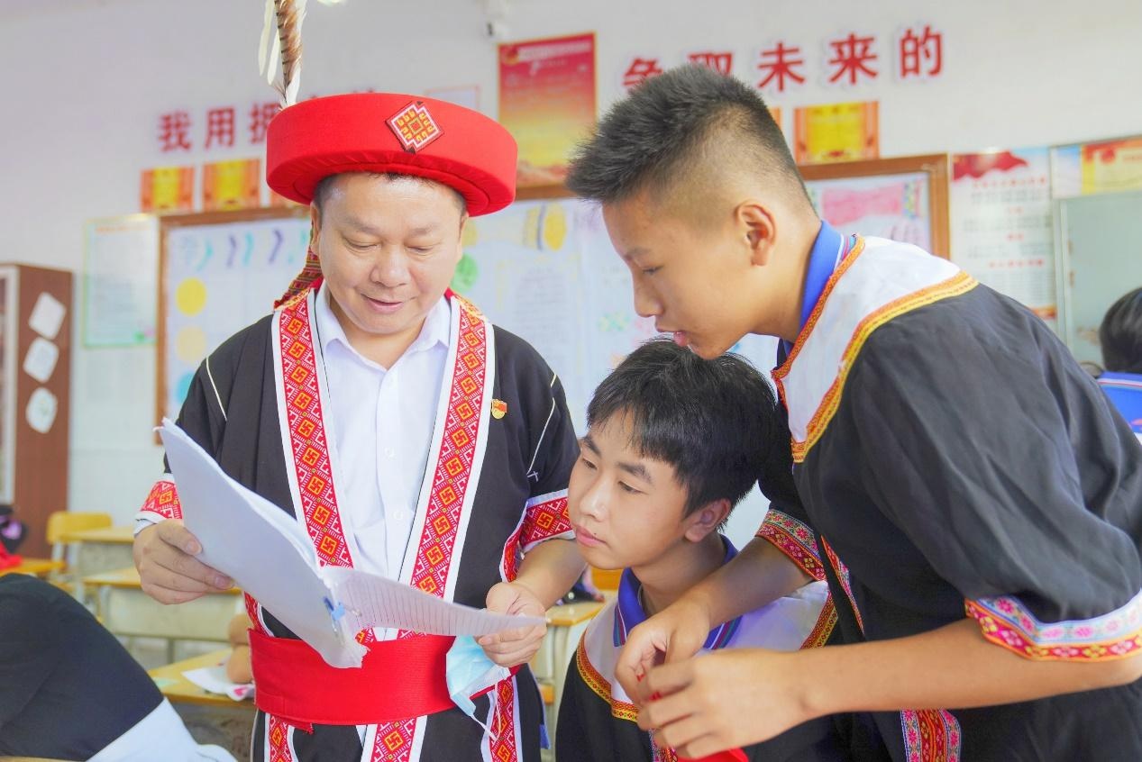 32年坚守瑶山教育，盘金生用生命照亮孩子的未来  第2张