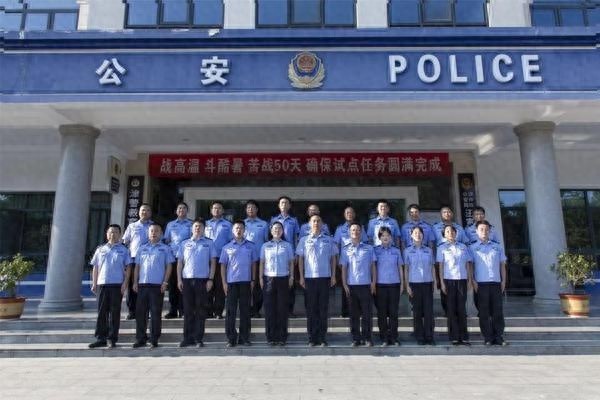 12月冬日暖阳下，民警小王如何化解父子矛盾，赢得社区居民一致好评？