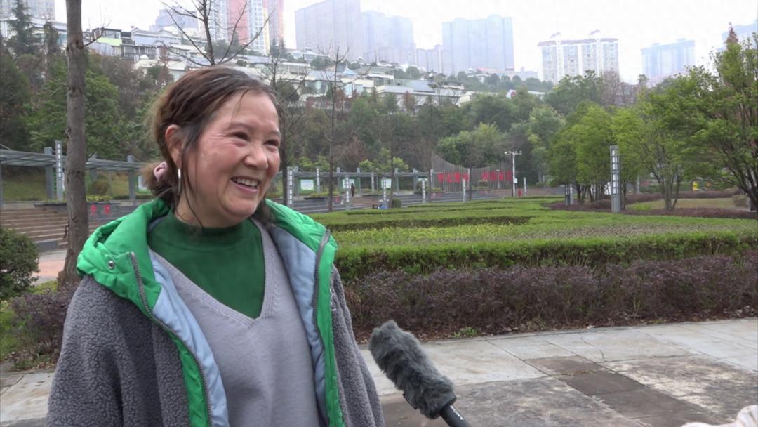 寒冬中的活力：盘州老年人晨练热情不减，健康生活态度引关注  第1张